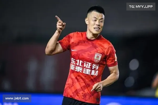 半场战报:亚泰1-1三镇 谭龙凌空斩破门 帕拉西奥斯精彩扳平 半场战报:亚泰1-1三镇 谭龙凌空斩破门 帕拉西奥斯精彩扳平